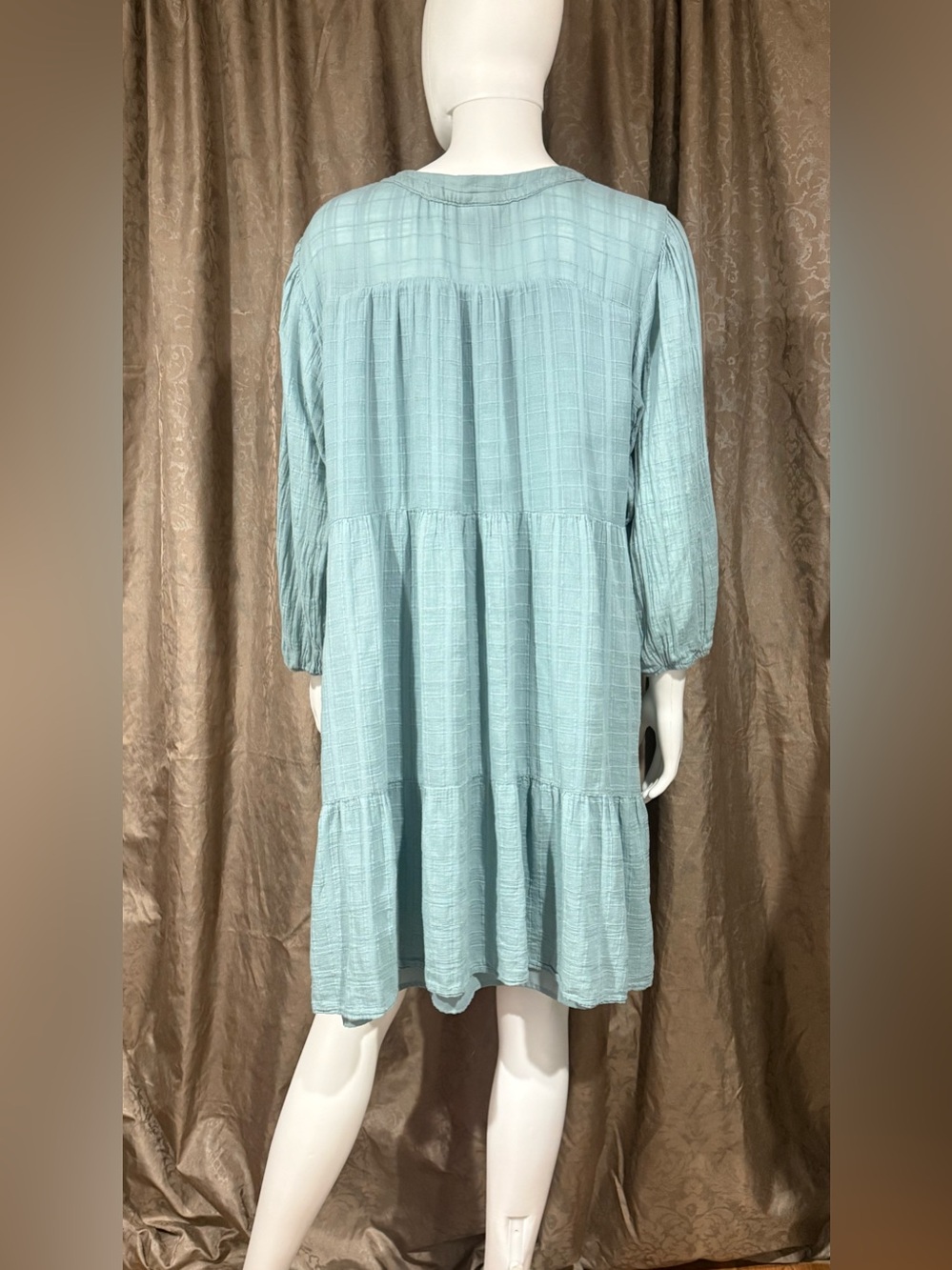Knox Rose Seafoam Embroidered V-Neck Midi Dress - Picture 2 of 12